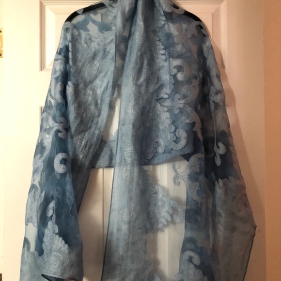 Light Blue Pashmina - Never Worn - Picture 2 of 5